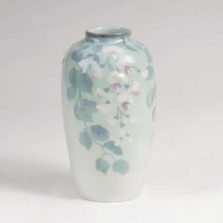 Jugendstil-Vase mit Glyzinien - фото 1