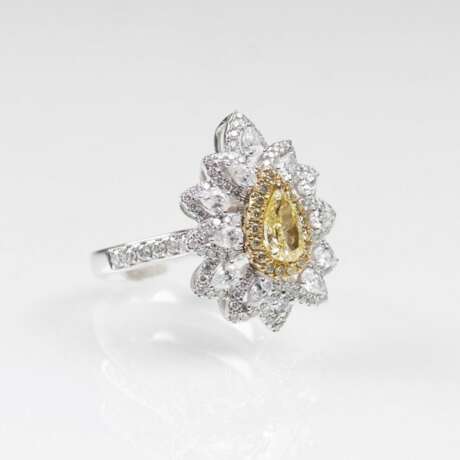 Fancy-Diamant-Brillant-Ring - photo 2