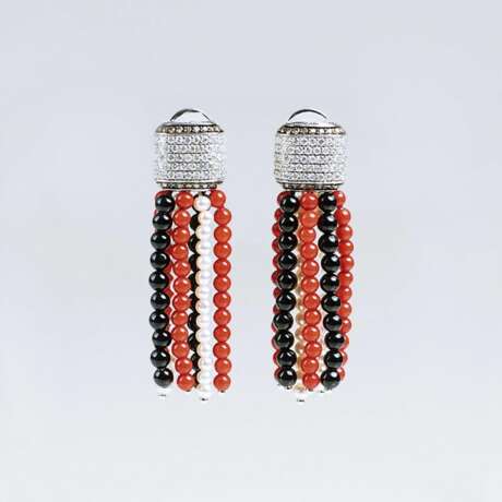 Paar Brillant-Ohrringe mit Korallen-, Onyx- und Perlbehang - фото 1