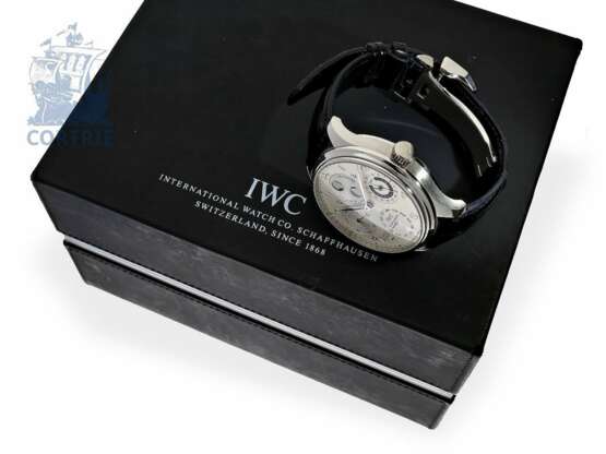 Armbanduhr: exquisite, auf 250 Stück limitierte IWC Schaffhausen Portugieser "Perpetual Calendar 8-Day" in PLATIN IWC Ref. 502111 mit Box und Papieren - photo 2