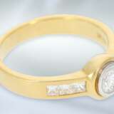 Ring: 18K goldener Brillant/Diamant-Goldschmiedering, 0,59ct - photo 2