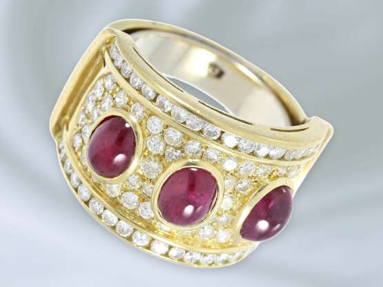 Ring: besonders breiter und geschmackvoller Rubin/Brillant-Goldschmiedering, ca. 4,76ct, Handarbeit - фото 1