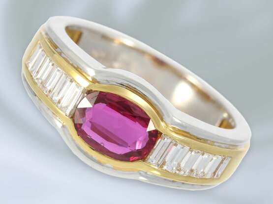 Ring: sehr dekorativer und hochwertiger Bicolor-Goldschmiedering mit feinem Rubin- und Diamantbesatz, ca. 1,6ct, ungetragen - photo 1