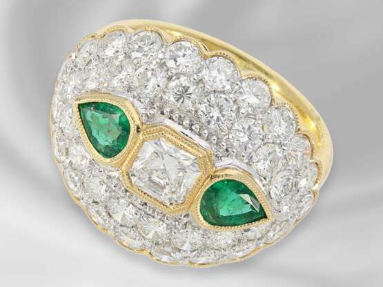 Ring: äußerst dekorativer, reich besetzter Smaragd/Diamant-Cocktailring von sehr schöner Qualität, ca. 2,8ct - Foto 1