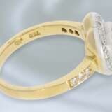Ring: äußerst geschmackvoller, ehemals teurer und modern gearbeiteter Goldschmiedering mit Herzschliff-Diamant, 18K Gold - photo 2