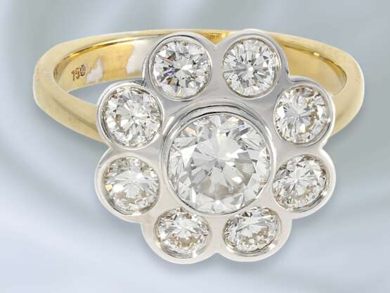 Ring: solide gefertigter und sehr hochwertiger Brillant-Blütenring aus 18K Gold, feine Brillanten von ca. 2,2ct - фото 1