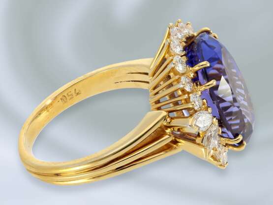 Ring: ausgesprochen schöner und sehr wertvoller Tansanit/Brillant/Diamant-Goldschmiedering aus 18K Gold, hochfeiner Tansanit von ca. 7,2ct, Goldschmiedearbeit von Hofjuwelier Roesner - Foto 2