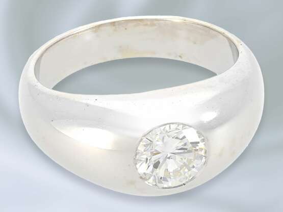 Ring: massiver und sehr hochwertiger vintage Brillant-Bandring aus 14K Weißgold, Brillant von hoher Qualität, ca. 1ct - фото 2
