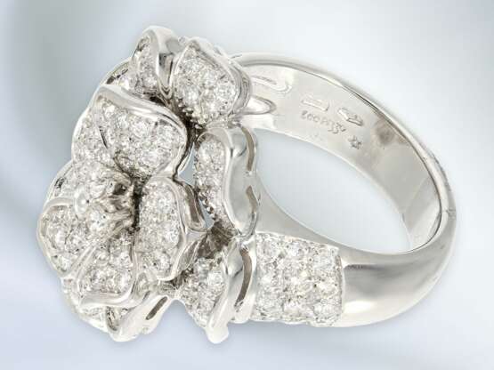 Ring: äußerst massiver und luxuriöser Designer-Goldschmiedering mit feinem Brillantbesatz, ca. 2,7ct - Foto 4