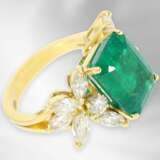 Ring: bedeutender vintage Smaragd/Diamant-Goldschmiedering, ca. 7,32ct, inklusive Zertifikat von 2007 - фото 2