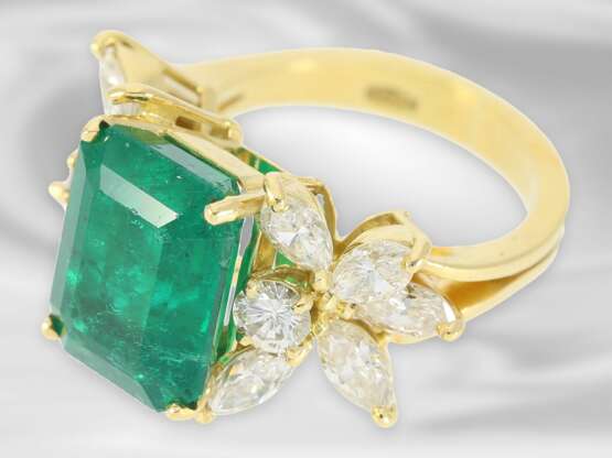 Ring: bedeutender vintage Smaragd/Diamant-Goldschmiedering, ca. 7,32ct, inklusive Zertifikat von 2007 - фото 3