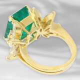 Ring: bedeutender vintage Smaragd/Diamant-Goldschmiedering, ca. 7,32ct, inklusive Zertifikat von 2007 - фото 4