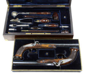 Duell Pistolen im Doppelkasten um 1855