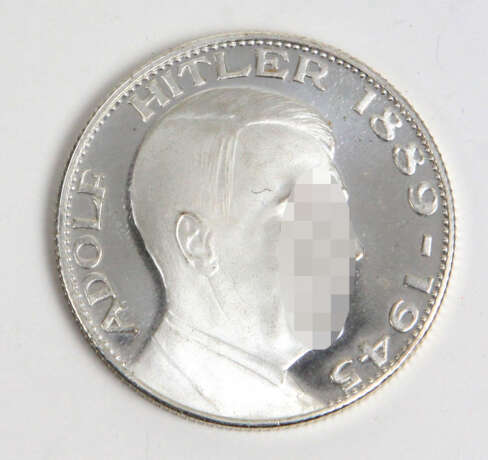 Ehrenmedaille *Adolf Hitler* - Foto 1