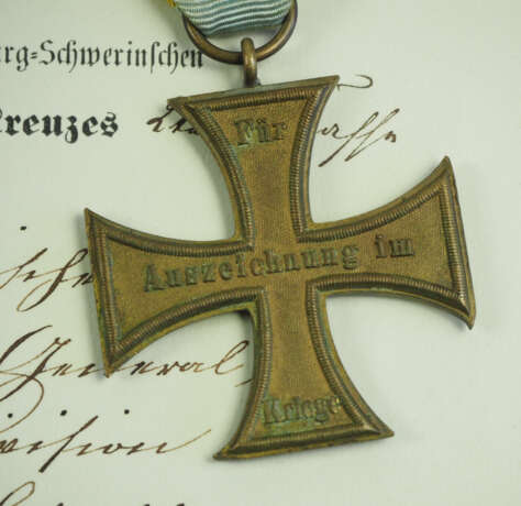 Mecklenburg-Schwerin: Militär-Verdienstkreuz, 1870, 1. und 2. Klasse mit Urkunden für einen Hauptmann im Generalstab der 22. Division. - фото 6
