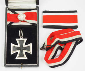 1957: Ritterkreuz des Eisernen Kreuzes, mit Eichenlaub, im Etui.