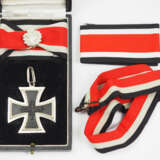 1957: Ritterkreuz des Eisernen Kreuzes, mit Eichenlaub, im Etui. - Foto 1