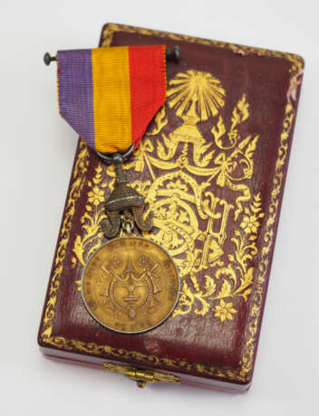 Kambodscha: Königlicher Sowathara-Orden, 1. Modell (1923-1970), Goldene Medaille, im Etui. - Foto 1