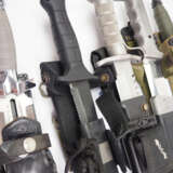Lot von 5 Militär-Kampfmessern. - фото 2