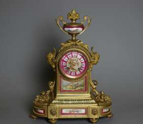 Mantel clock with porcelain inserts