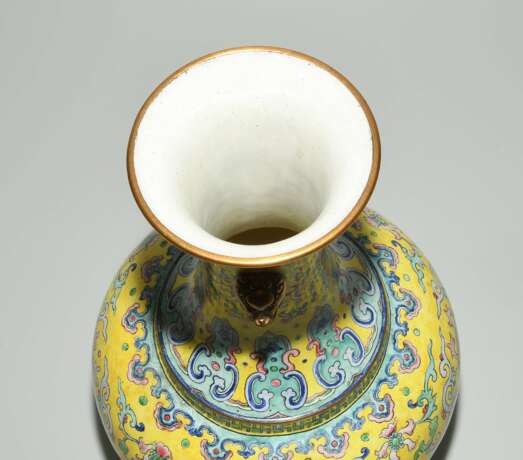 Canton Email Vase - photo 6