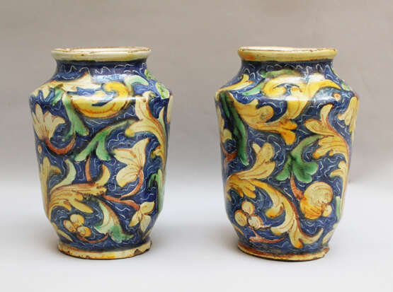 Pair of Sicilian Vases - photo 2