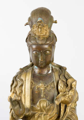 Guanyin sitting on elephant with lotus and bowl in her hands - фото 2