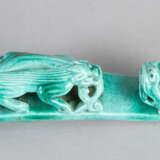 Chinese clasp Ceramic in classical shape with face and dragon design - фото 1