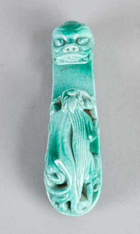 Chinese clasp Ceramic in classical shape with face and dragon design - photo 2