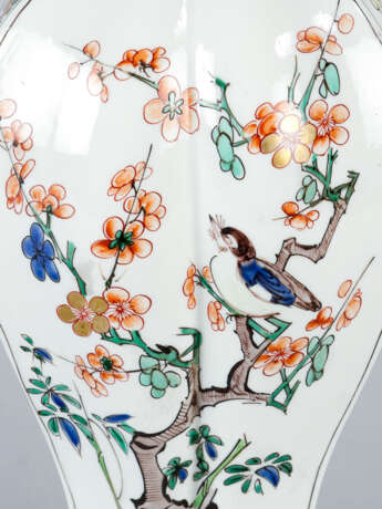 Chinese Porcelain Vase - фото 3