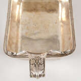 Russian silver bowl rectangular shape with rounded corners two signed grips ending in volutes with leaf and decorations polish marked on the other side 1500gramms - Foto 2