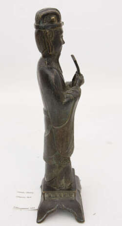 ASIATISCHER GELEHRTER, Bronze, China, 19./20. Jahrhundert - Foto 5