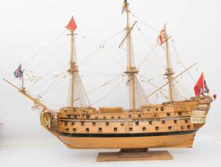 MINIATURSCHIFF, Englisches Kriegsschiff, Holz/Leinen, Deutschland, 20. Jahrhundert