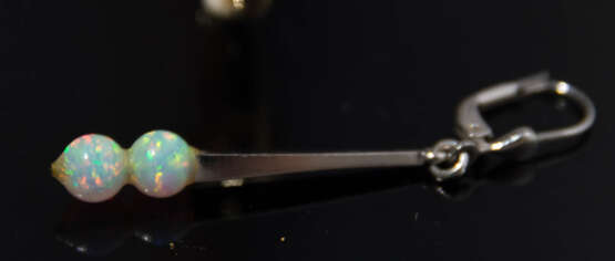 RING, KETTE UND OHRRINGE, 585er und 750er Gold/Opal, 20. Jahrhundert - photo 6