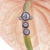 Ring und ein Paar Ohrstecker mit Diamanten und Rubinen - фото 1