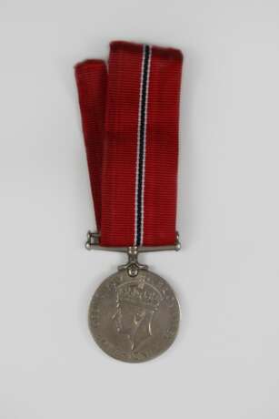 Britische Kriegsauszeichnung, War Medal 1939-1945 - фото 1