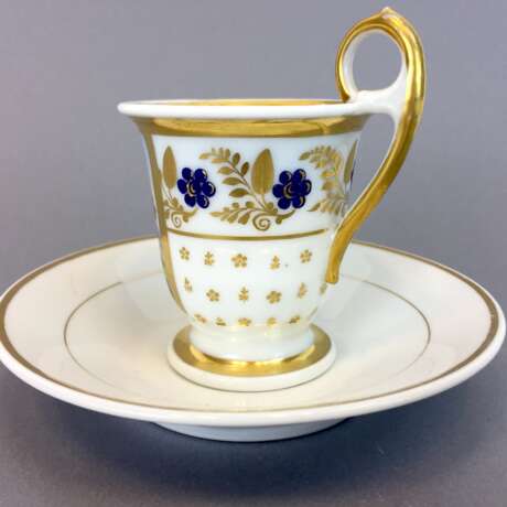 Bilder-Tasse / Ansichten-Tasse: Porzellan, von Hand bemalt, Goldrand, vergoldet, 19. Jahrhundert, sehr gut. - photo 2