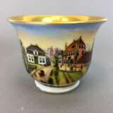 Bilder-Tasse / Ansichten-Tasse: Porzellan, von Hand bemalt, Goldrand, vergoldet, Biedermeier um 1820, sehr gut. - Foto 2