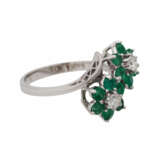 Ring aus Smaragdblüten und 2 Diamanten - photo 2