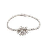 Armband mit brillantbesetztem Mittelteil, 15 Brilliant zusammen ca. 0,6 ct, - Foto 1