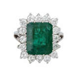 Ring mit Smaragd ca. 4,5 ct und Brillanten - photo 1