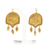 Paar Gold-Ohrhänger im antiken Stil - фото 1