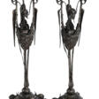 Paar Skulpturen-Kandelaber - Prix ​​des enchères