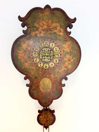 Schilder-Uhr / Bilder-Uhr, Neobarock, Holzschild von Hand bemalt, 19. Jahrhundert, mit Pendel und Gewichten, sehr gut. - фото 1