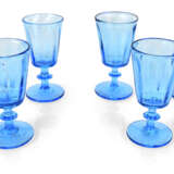 Sechs Weingläser, Blaues Glas, - photo 1