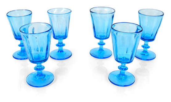 Sechs Weingläser, Blaues Glas, - photo 1
