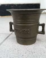 Vase aus Bronze Vase aus Bronze