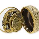 Taschenuhr: goldene englische Doppelgehäuse-Spindeluhr von herausragender Qualität und sehr früher a toc et a tact Repetition, bedeutender Uhrmacher: Fromanteel & Clarke, London, ca.1690-1700 - Foto 8