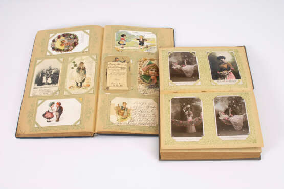 2x Postkartenalbum mit ca 400 Kitsch-Karten vor 1945 - Foto 2