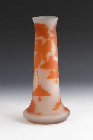 Jugendstil-Vase mit Blumendekor, GALLÉ - фото 1